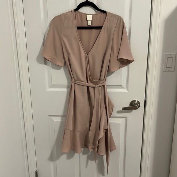 H&M Wrap Dress - Picture 1 of 3